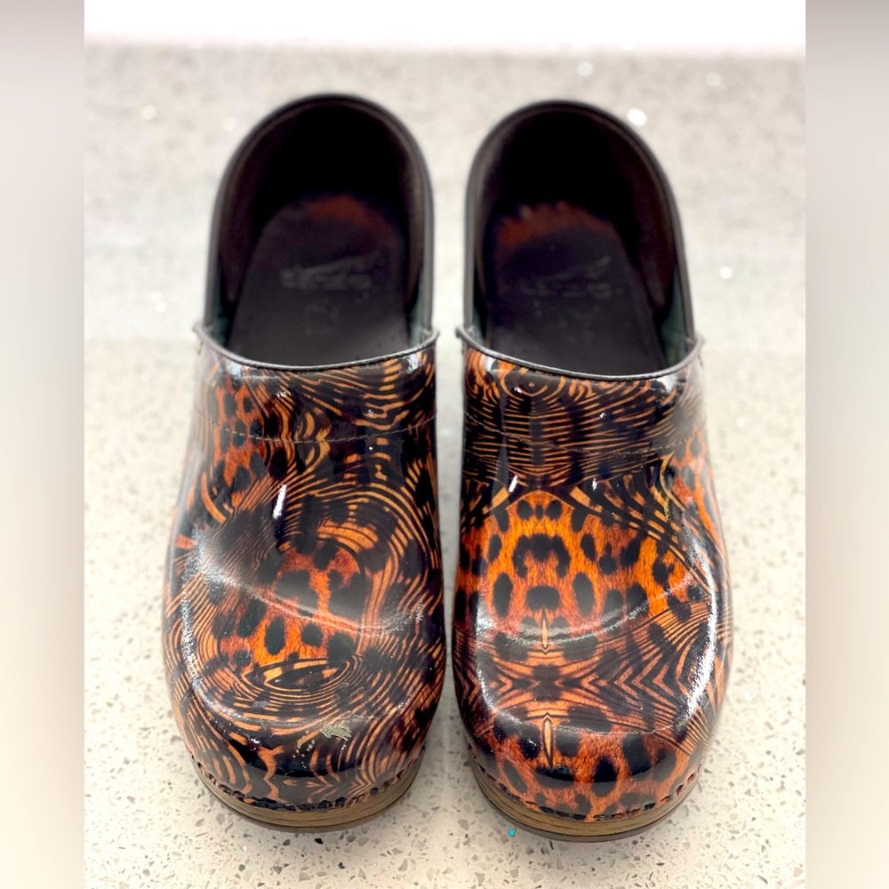 Ladies Dansko clogs